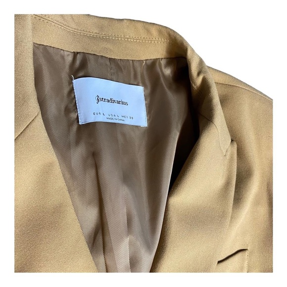 Tan Camel blazer jacket
Stradivarius Oversized  
65% Polyester 
Size UK Large - Picture 4 of 4